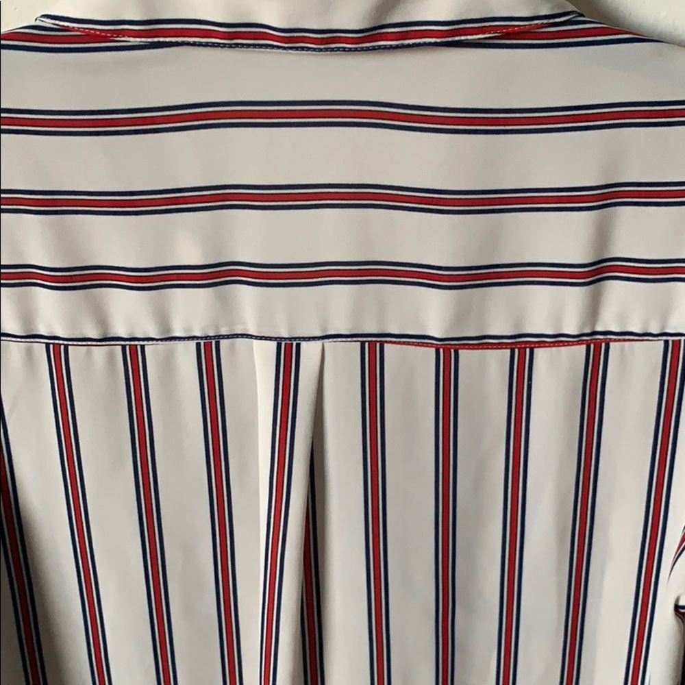 Button down - Picture 3 of 5